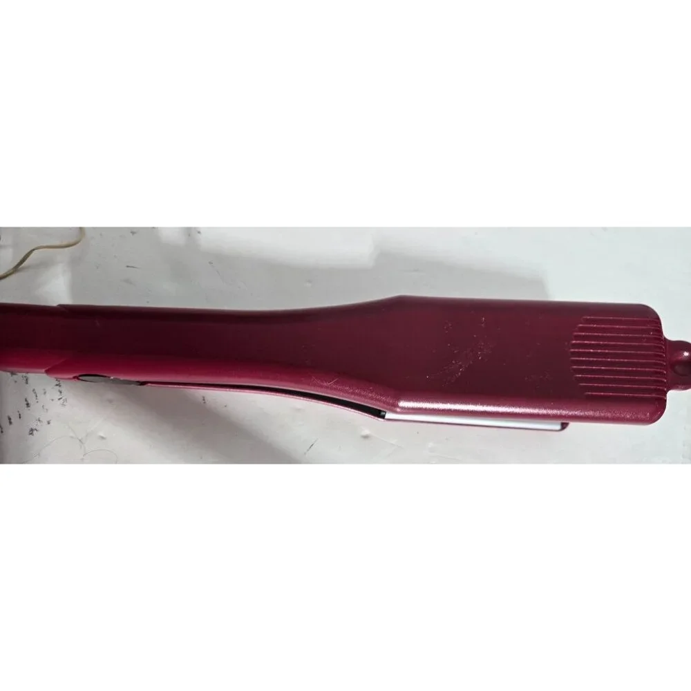 Vidal Sassoon Red Hair Straightener Flat Iron Does turn on and get Hot‎